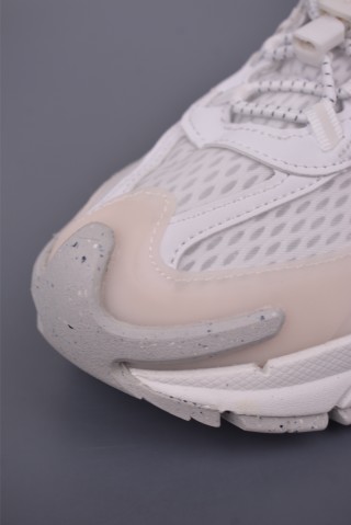 Nike Zoom Vomero Roam 5 view 6