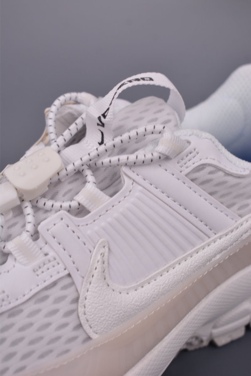 Nike Zoom Vomero Roam 5 view