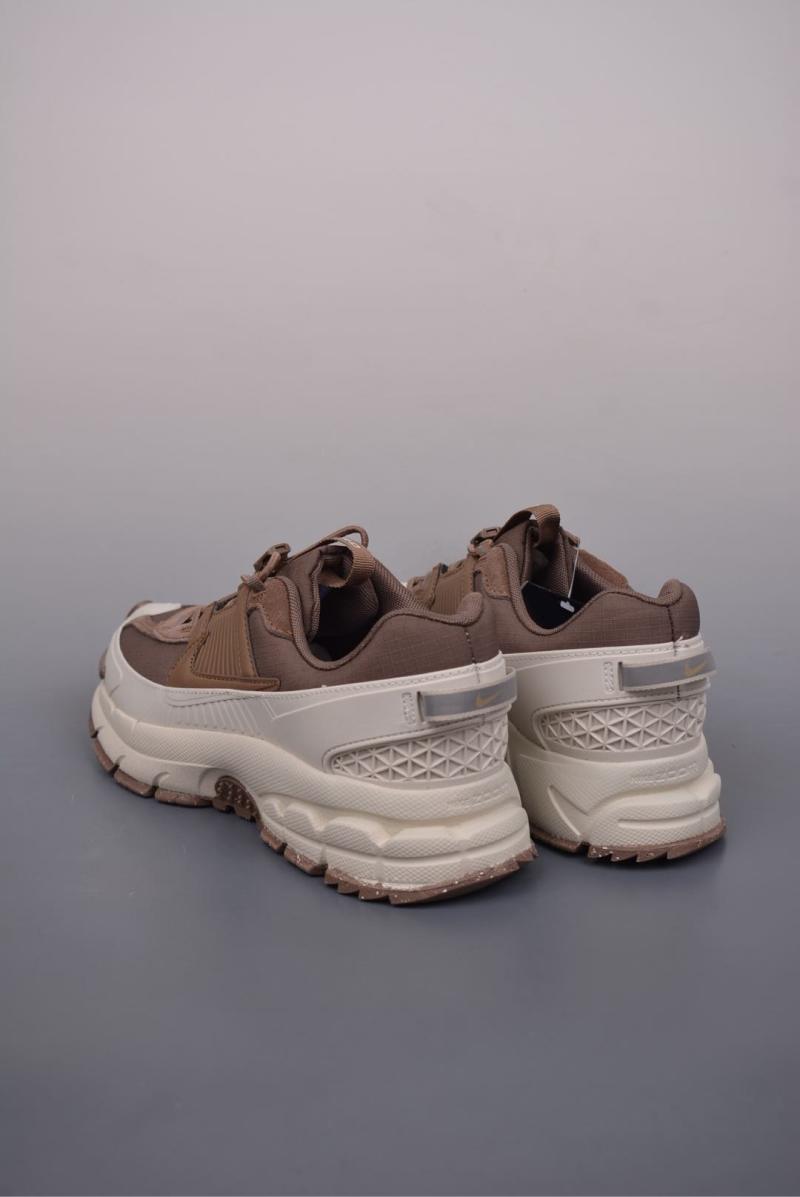 Nike Zoom Vomero Roam 5 view