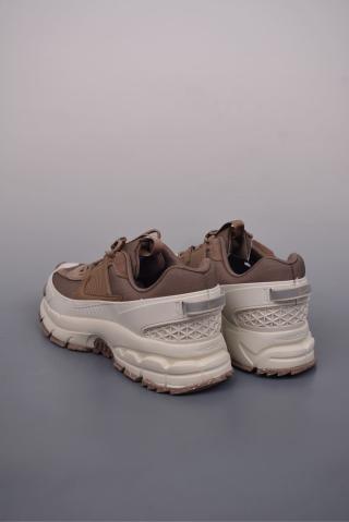 Nike Zoom Vomero Roam 5 view 2