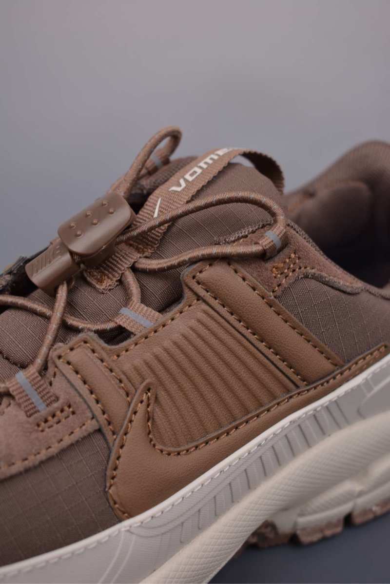 Nike Zoom Vomero Roam 5 view