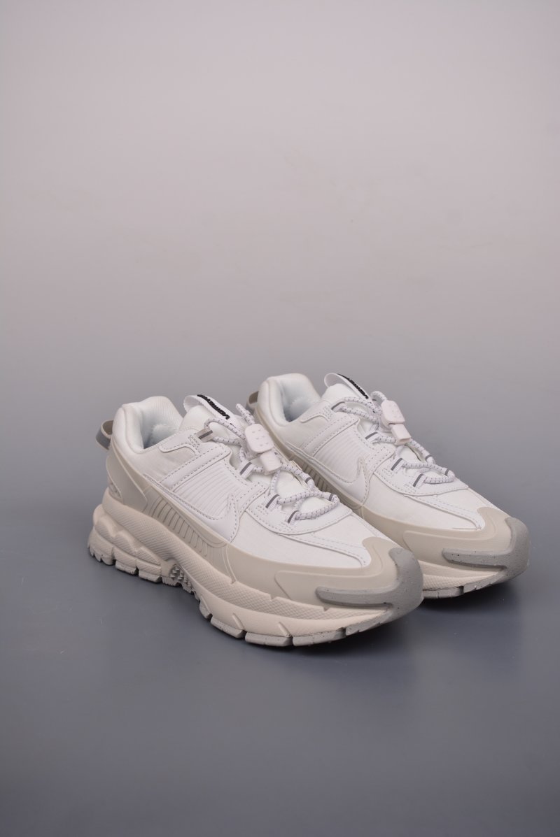Nike Zoom Vomero Roam 5