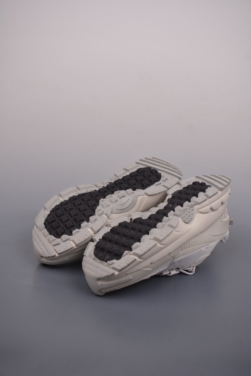 Nike Zoom Vomero Roam 5 view