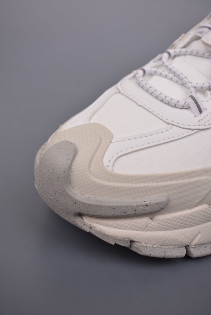 Nike Zoom Vomero Roam 5 view
