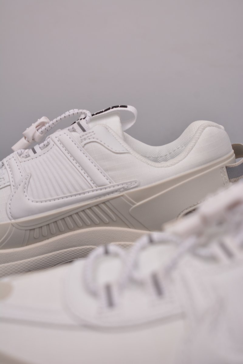 Nike Zoom Vomero Roam 5 view