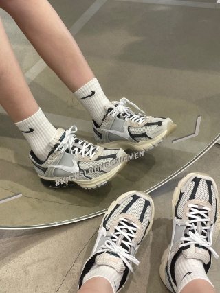 Nike Zoom Vomero 5 SP view 5