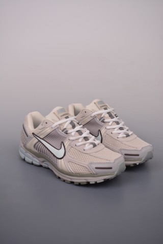Nike Zoom Vomero 5 SP 'Black / Silver'