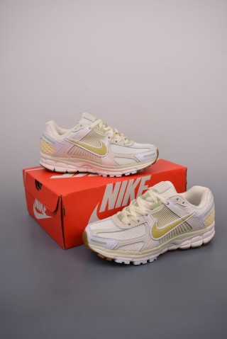 Nike Zoom Vomero 5 SP 'Black / Silver' view 23