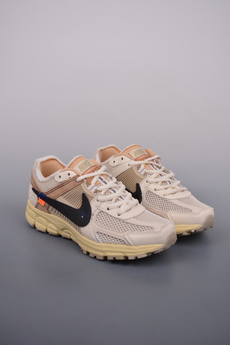 Nike Zoom Vomero 5 SP 'Black / Silver' view