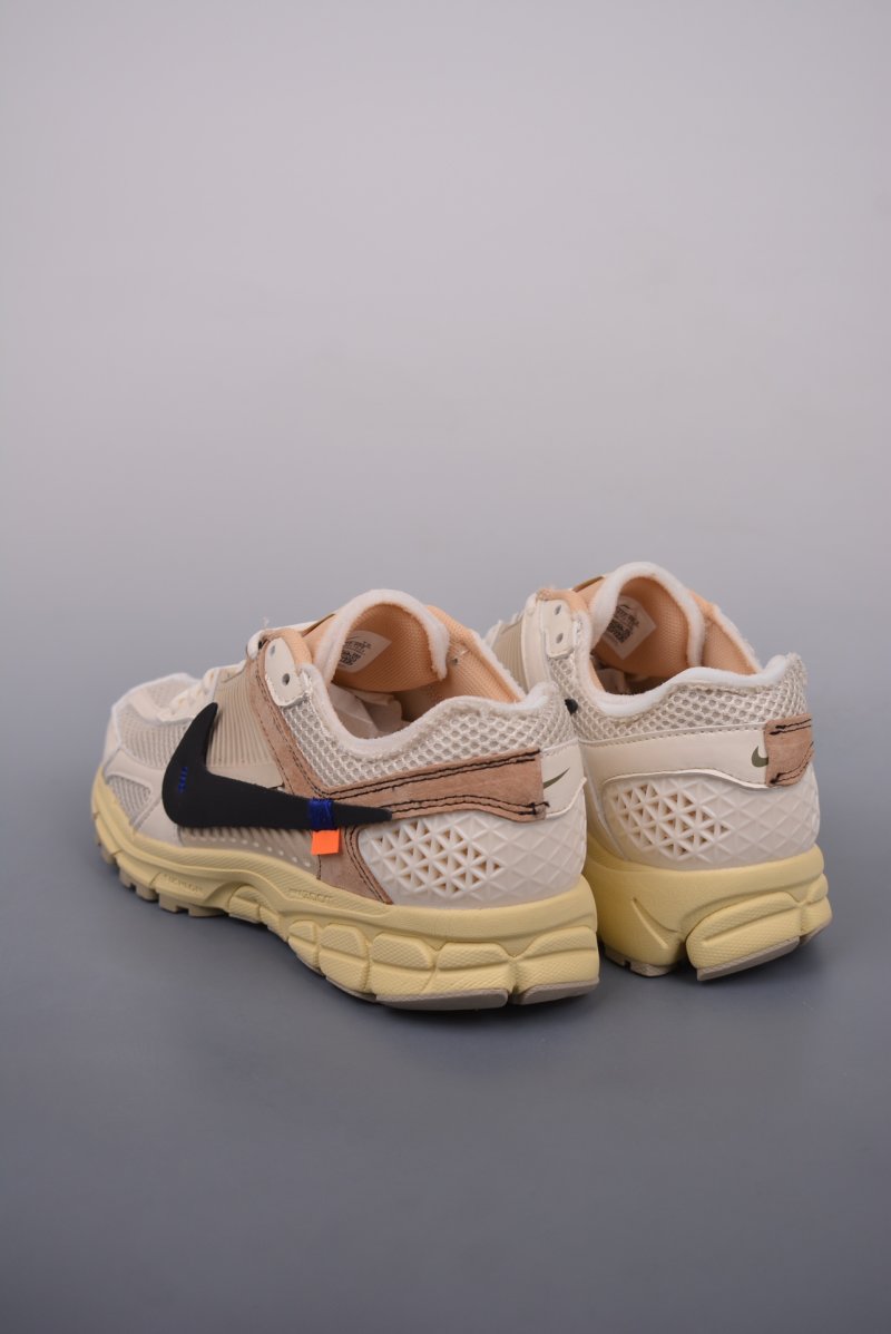Nike Zoom Vomero 5 SP 'Black / Silver' view