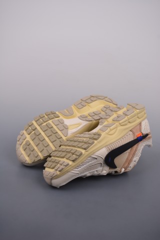 Nike Zoom Vomero 5 SP 'Black / Silver' view 30