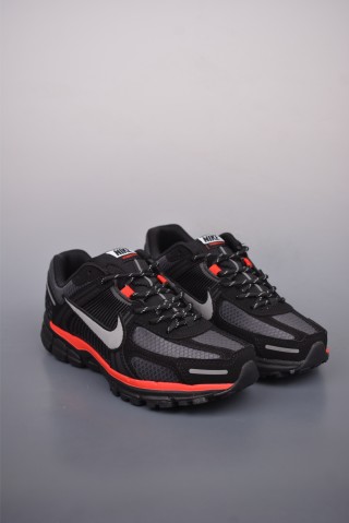Nike Zoom Vomero 5 SP 'Black / Silver' view 10