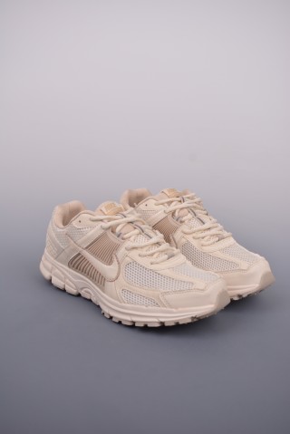 Nike Zoom Vomero 5 SP 'Black / Silver' view 1