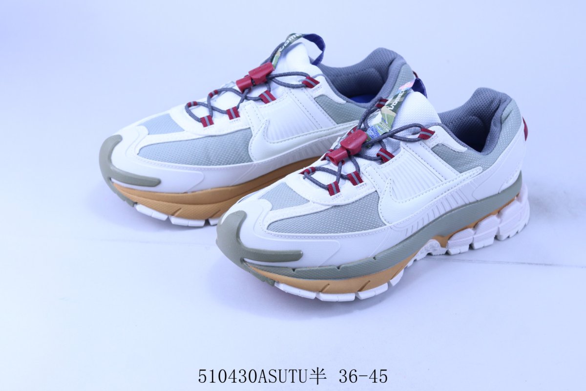 Nike Zoom Vomero 5 SP 'Vast Grey / Sail' view