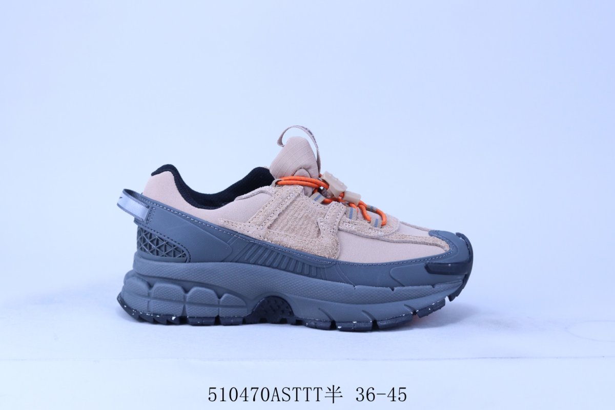 Nike Zoom Vomero 5 SP 'Vast Grey / Sail' view