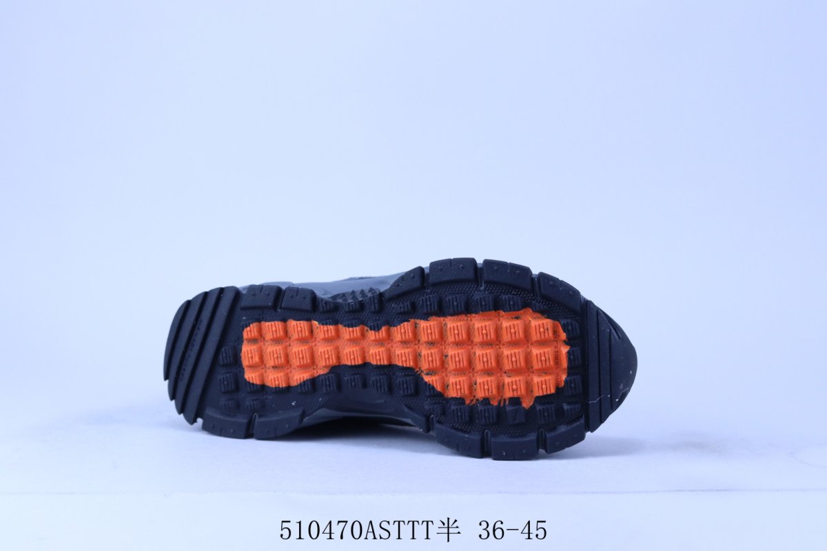 Nike Zoom Vomero 5 SP 'Vast Grey / Sail' view