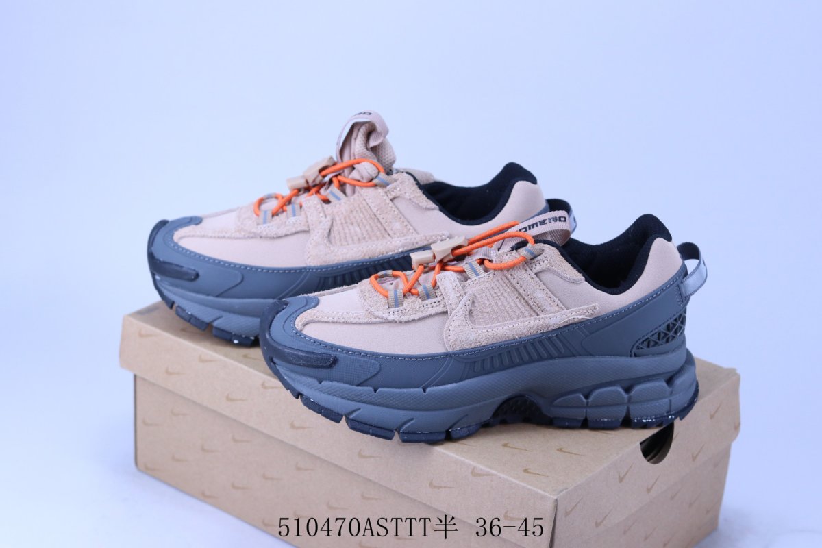 Nike Zoom Vomero 5 SP 'Vast Grey / Sail' view