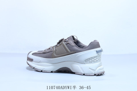 Nike Zoom Vomero 5 SP 'Vast Grey / Sail' view 14