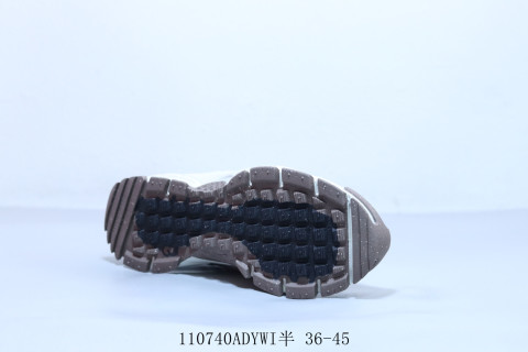Nike Zoom Vomero 5 SP 'Vast Grey / Sail' view 16
