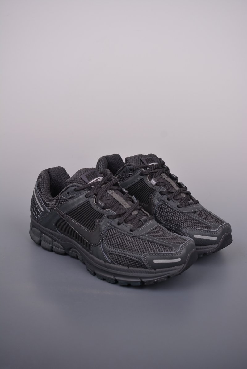 Nike Zoom Vomero 5 'Black'