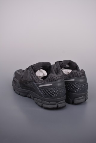 Nike Zoom Vomero 5 'Black' view 2