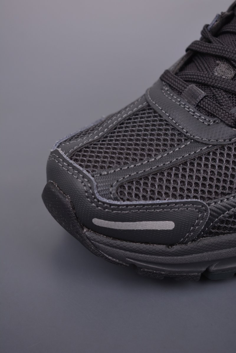 Nike Zoom Vomero 5 'Black' view