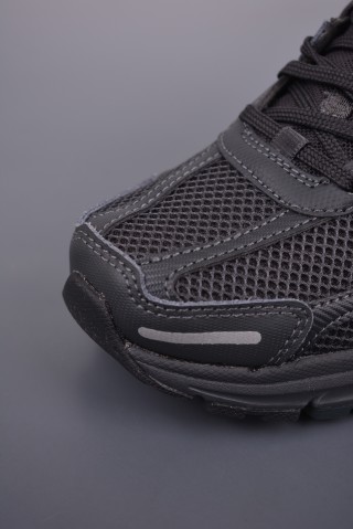 Nike Zoom Vomero 5 'Black' view 6