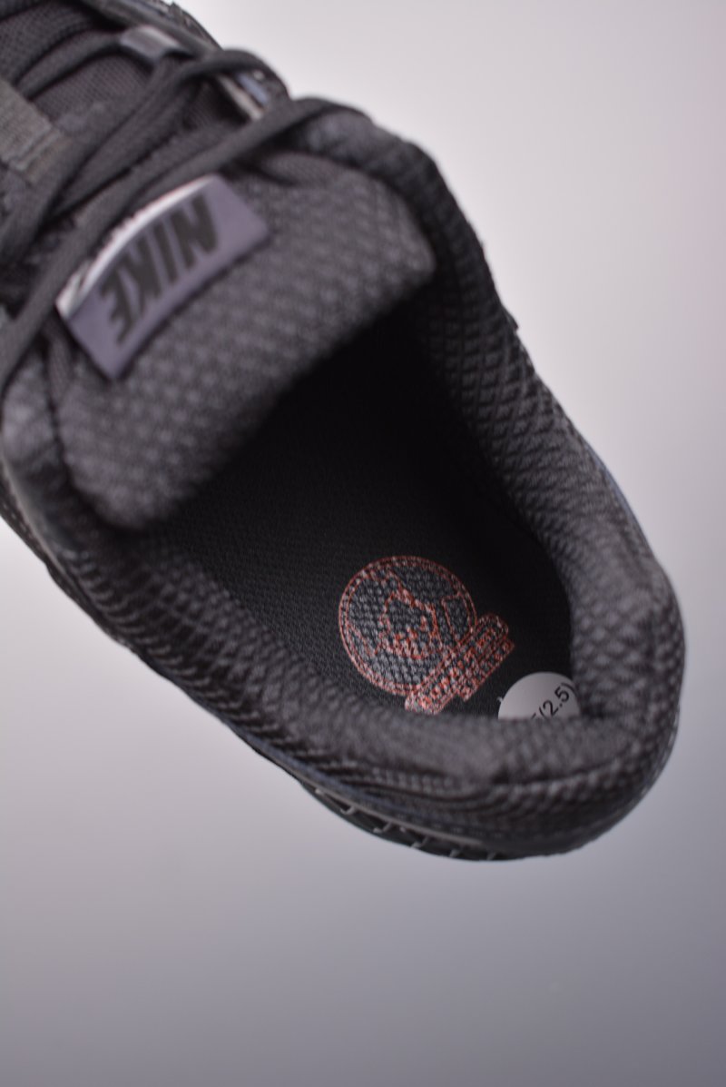 Nike Zoom Vomero 5 'Black' view