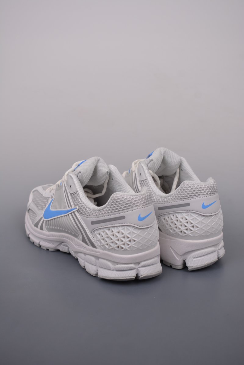 Nike Zoom Vomero 5 'Black' view