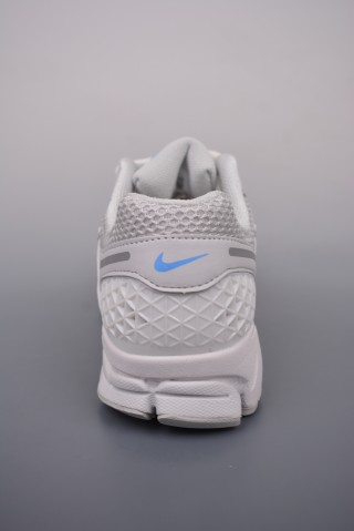 Nike Zoom Vomero 5 'Black' view 4