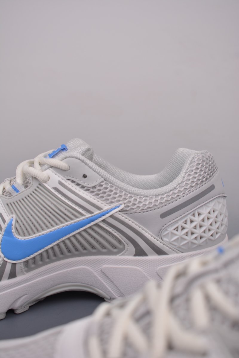 Nike Zoom Vomero 5 'Black' view