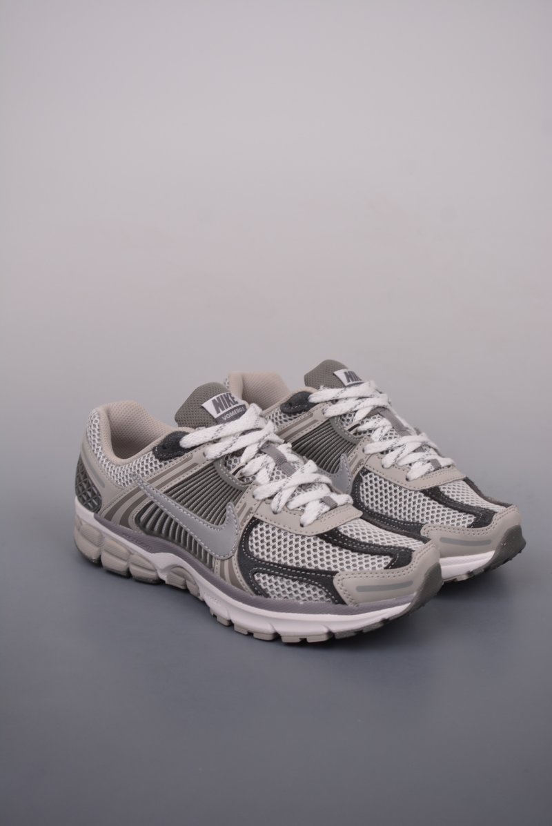 Nike Zoom Vomero 5 'Black'
