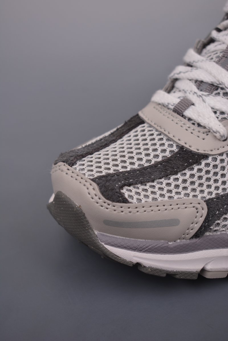 Nike Zoom Vomero 5 'Black' view