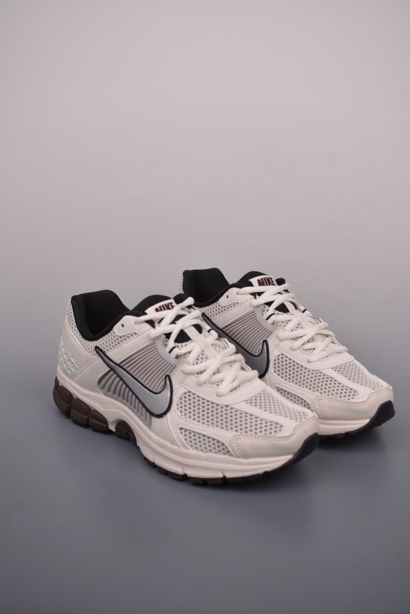 Nike Zoom Vomero 5 'Black'