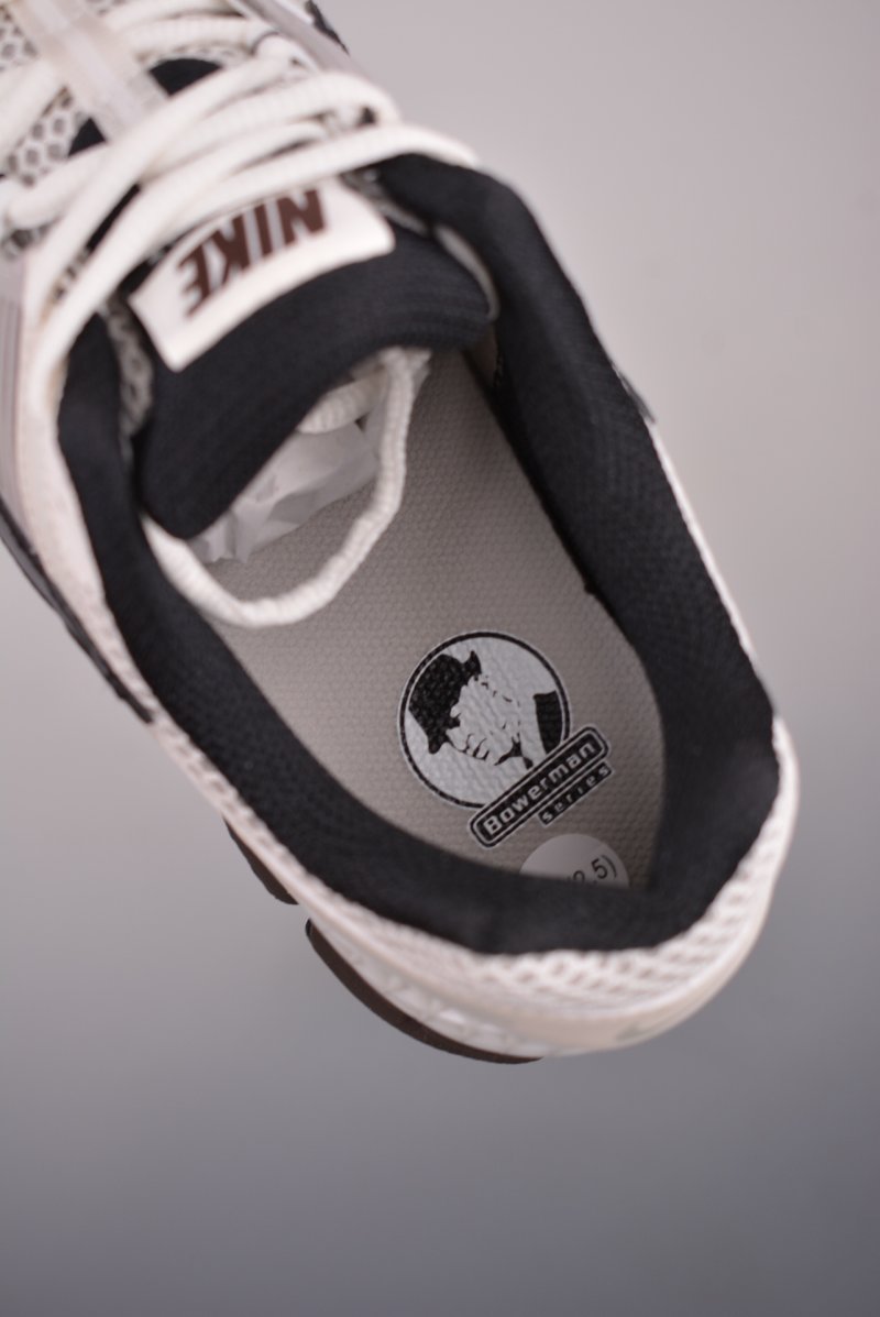 Nike Zoom Vomero 5 'Black' view
