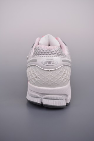 Nike Zoom Vomero 5 'Black' view 4