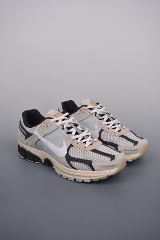 Nike Zoom Vomero 5 'Black'