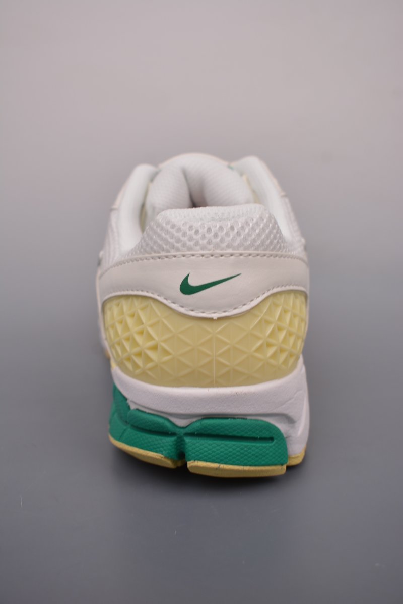 Nike Zoom Vomero 5 'Black' view