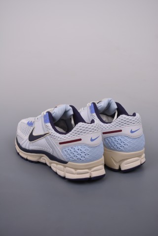 Nike Zoom Vomero 5 'Black' view 2