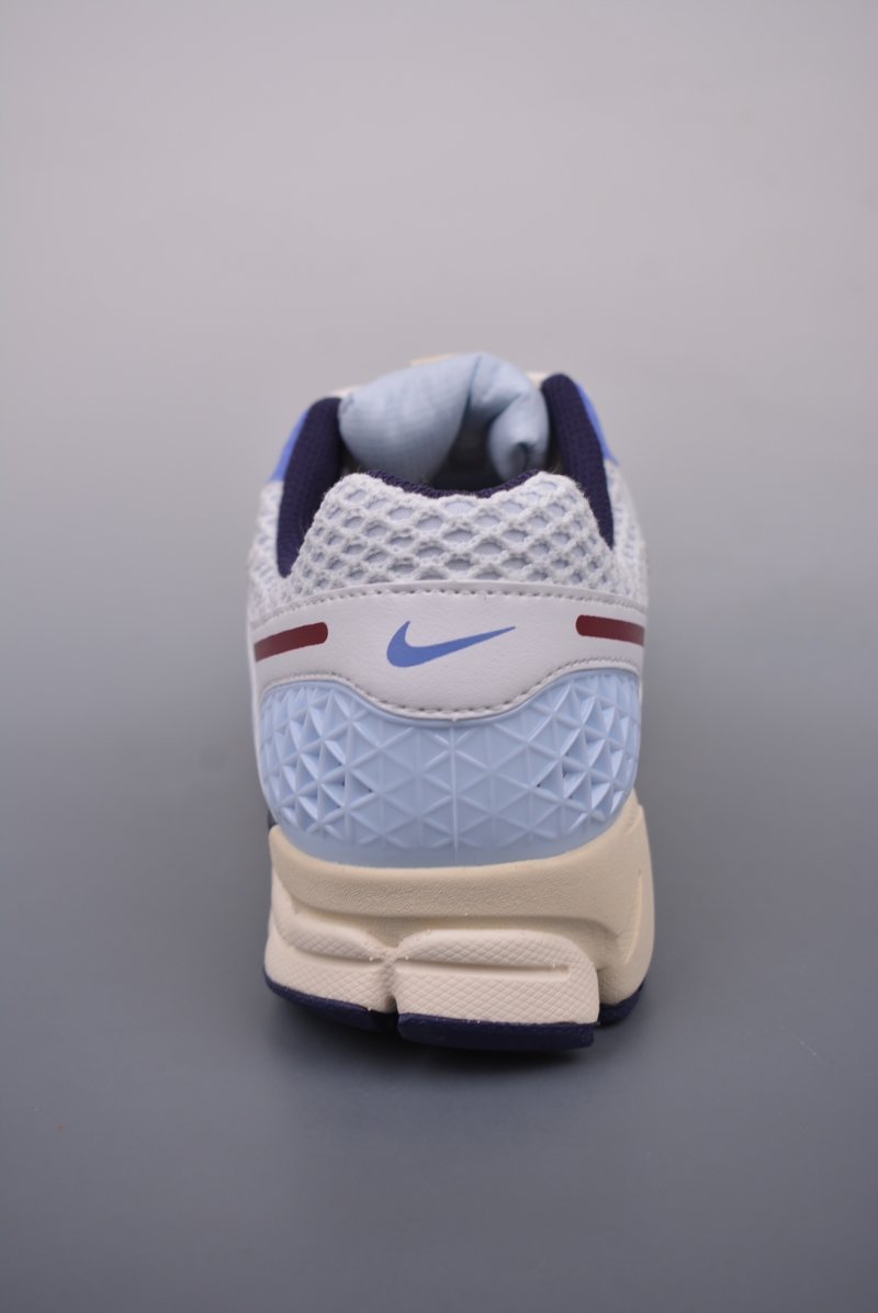 Nike Zoom Vomero 5 'Black' view