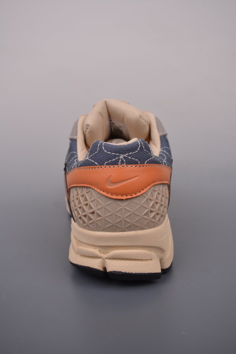 Nike Zoom Vomero 5 'Black' view