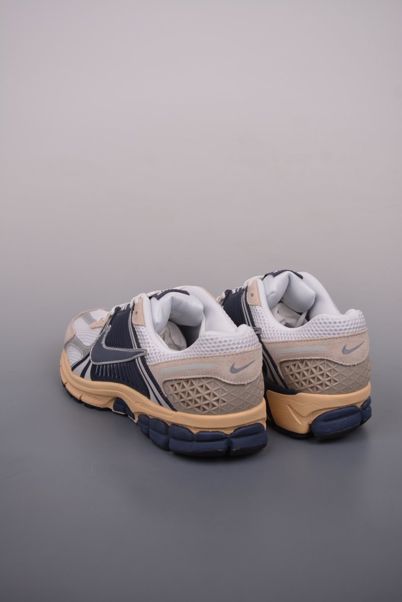 Nike Zoom Vomero 5 'Black' view