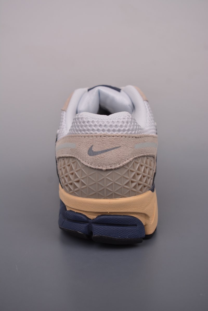 Nike Zoom Vomero 5 'Black' view