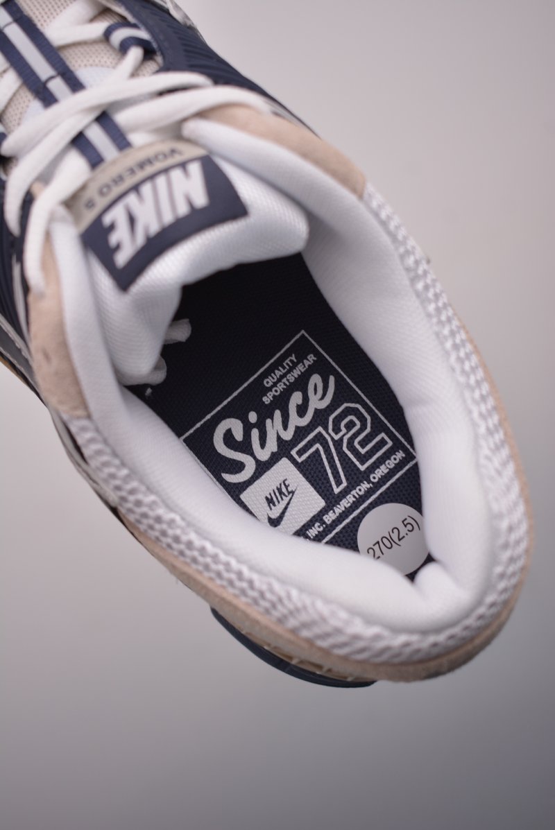 Nike Zoom Vomero 5 'Black' view