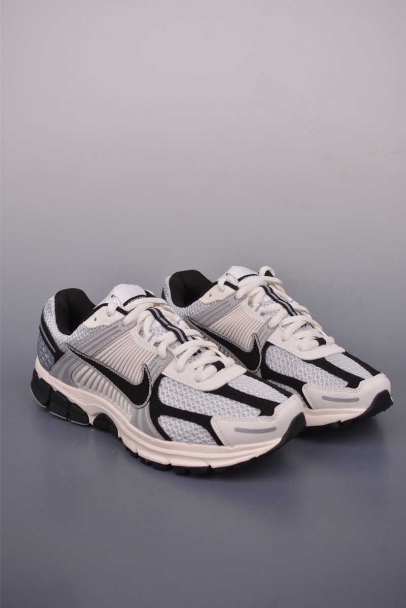 Nike Zoom Vomero 5 'Black'