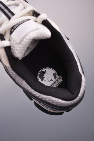 Nike Zoom Vomero 5 'Black' view 9