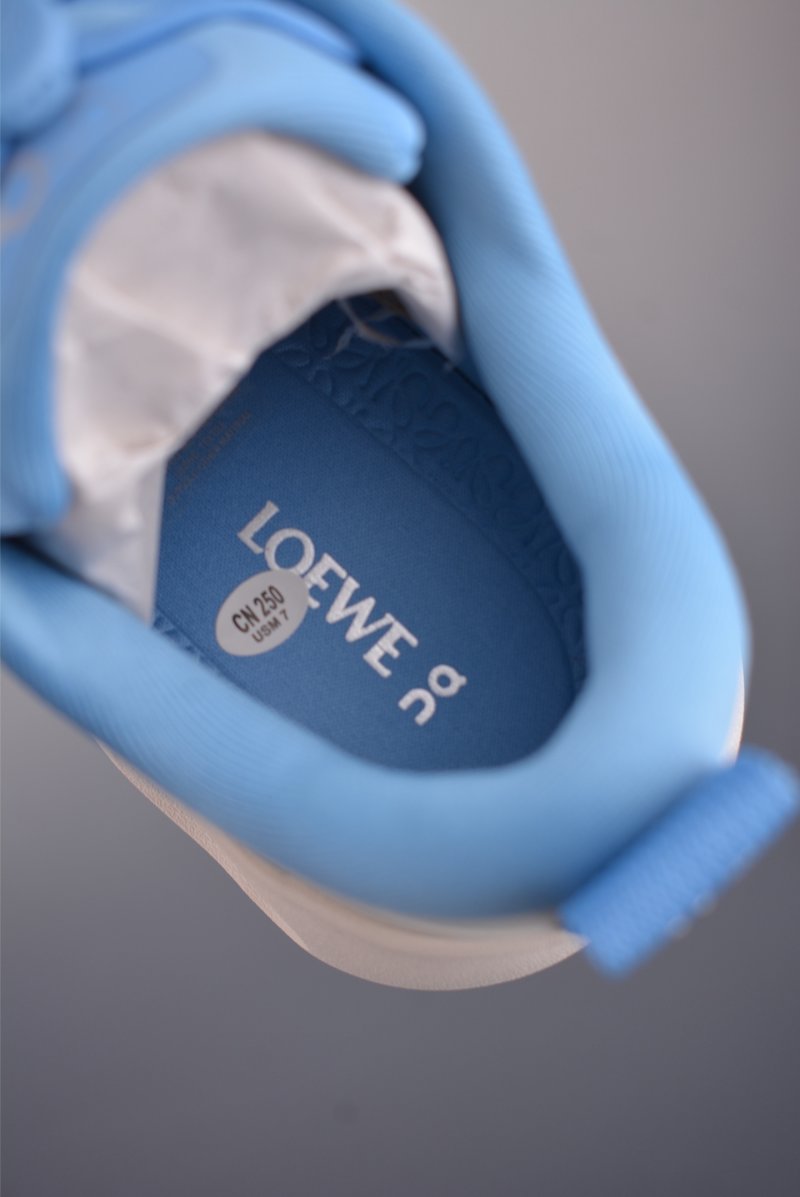 On Cloudsolo 'Loewe' view