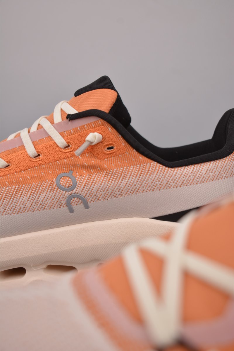On Cloud LOEWE Hi Edge 'Loewe' view