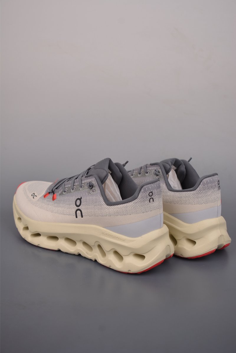On Cloud Tilt Hi Edge view