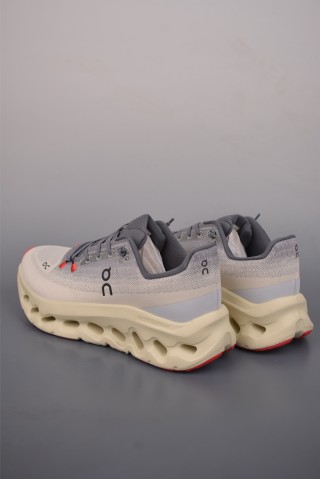 On Cloud Tilt Hi Edge view 2